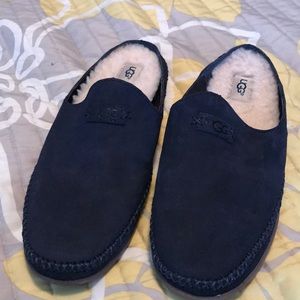 💙💙 Navy UGG Tamara suedes slippers 💙💙